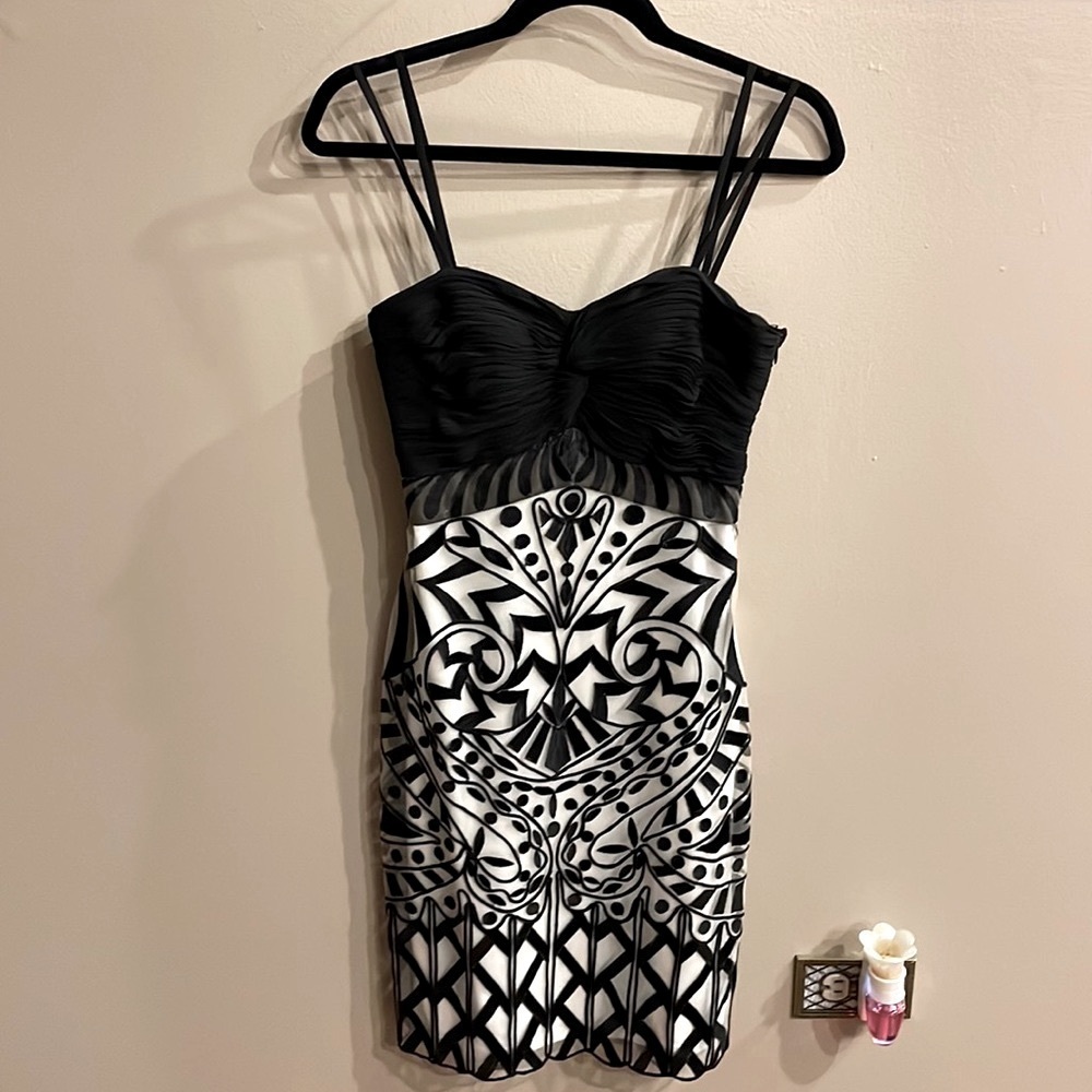 SUE WONG NOCTURNE Embroidered black mesh overlay on white satin dress cocktail 0